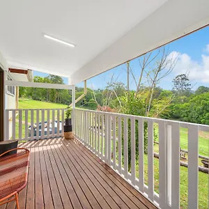 Pet Friendly Cozy Woombye